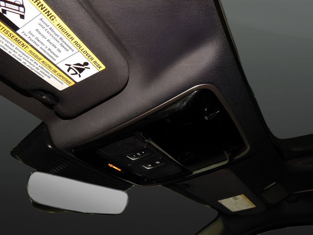 Used 2021 Land Rover Range Rover Velar R-Dynamic S image 20