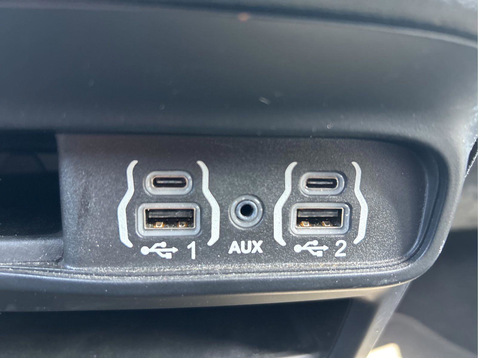 Certified 2021 Chrysler Pacifica Touring-L w/ S Appearance Package image 33