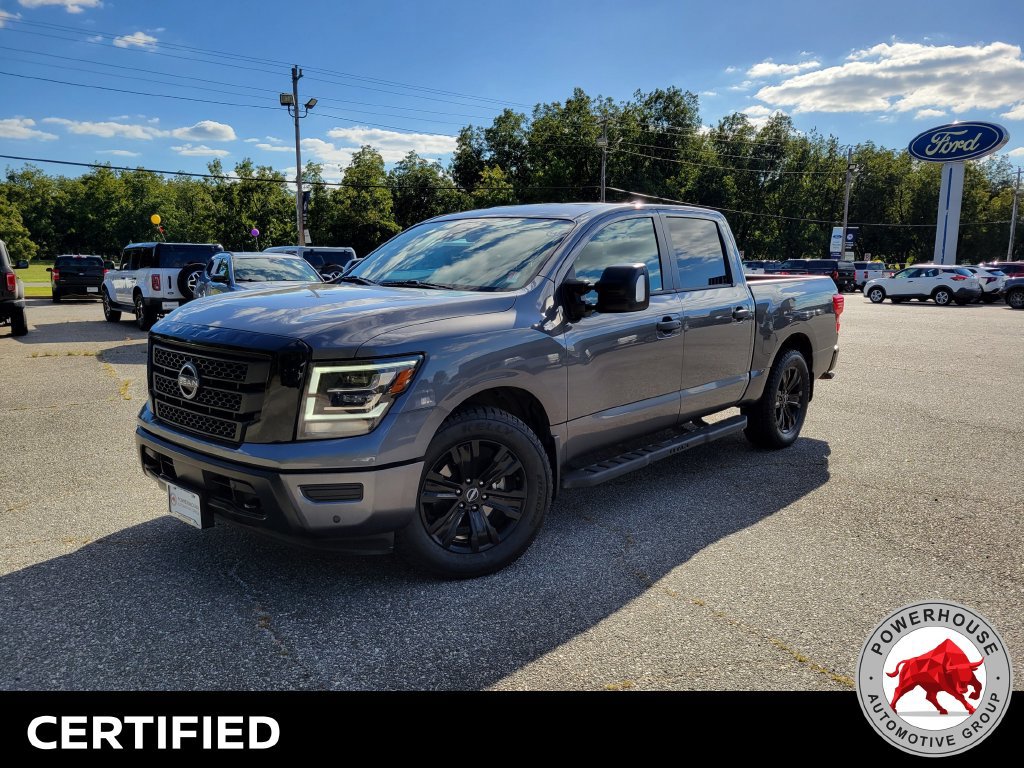 Used 2024 Nissan Titan SV w/ SV Convenience Package RWD image 2
