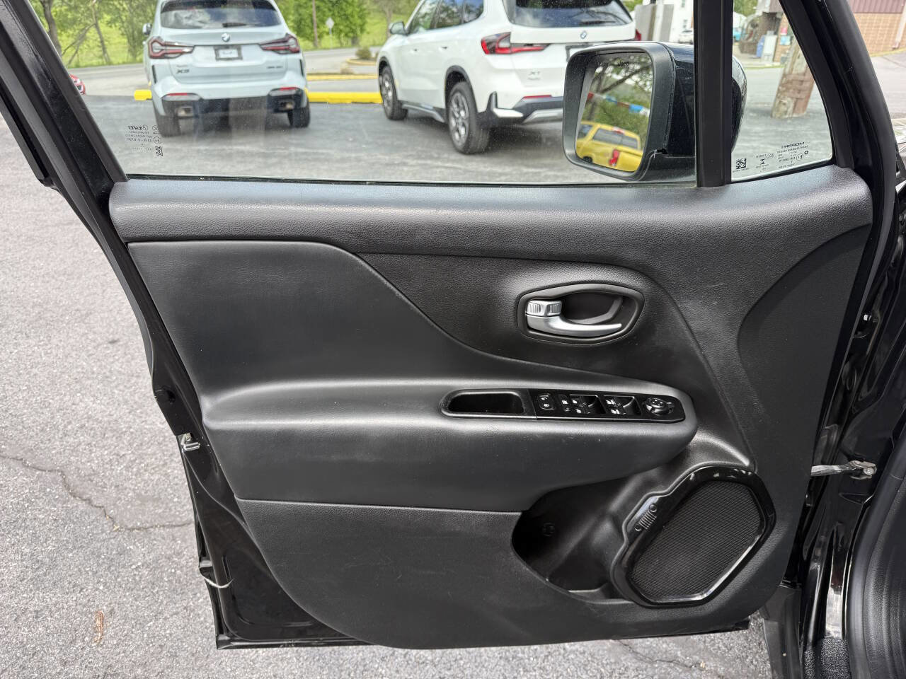 Used 2020 Jeep Renegade Altitude AWD/4WD image 6
