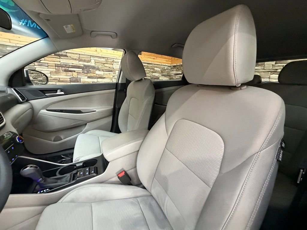 Used 2020 Hyundai Tucson SE w/ Winter Weather Package image 12