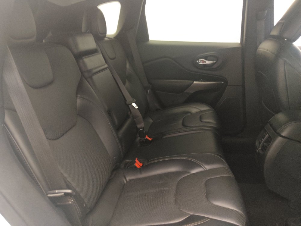 Used 2019 Jeep Cherokee Limited image 19