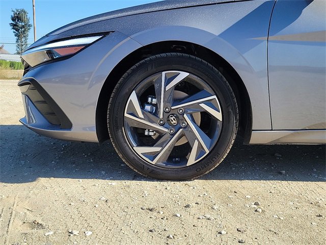 New 2025 Hyundai Elantra Sport FWD image 23