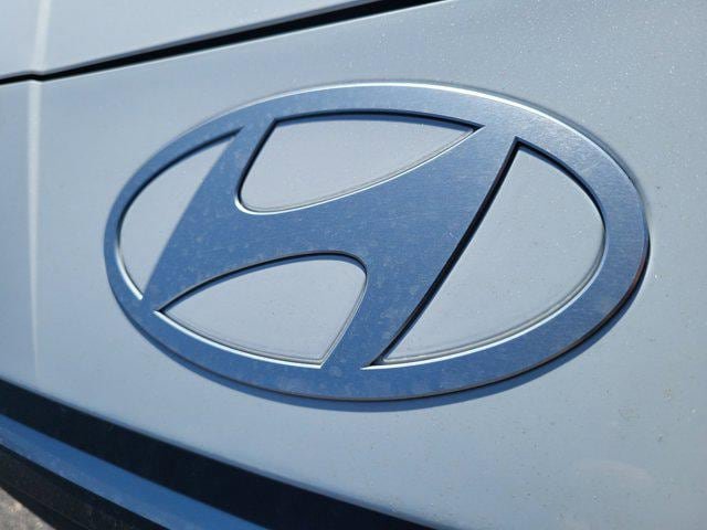 New 2025 Hyundai Elantra SEL FWD image 23