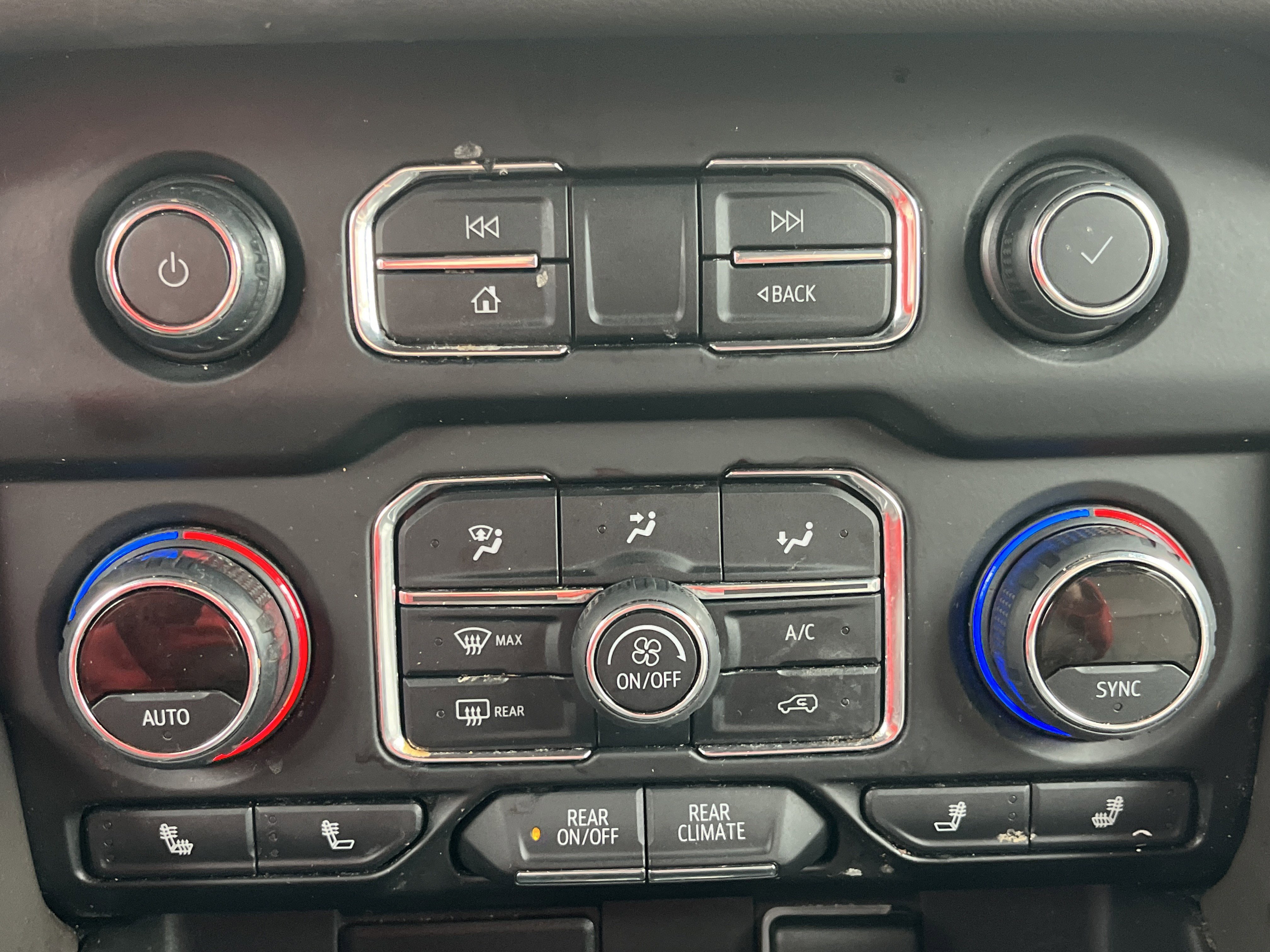 Used 2021 Chevrolet Tahoe Z71 w/ Z71 Off-Road Package image 7