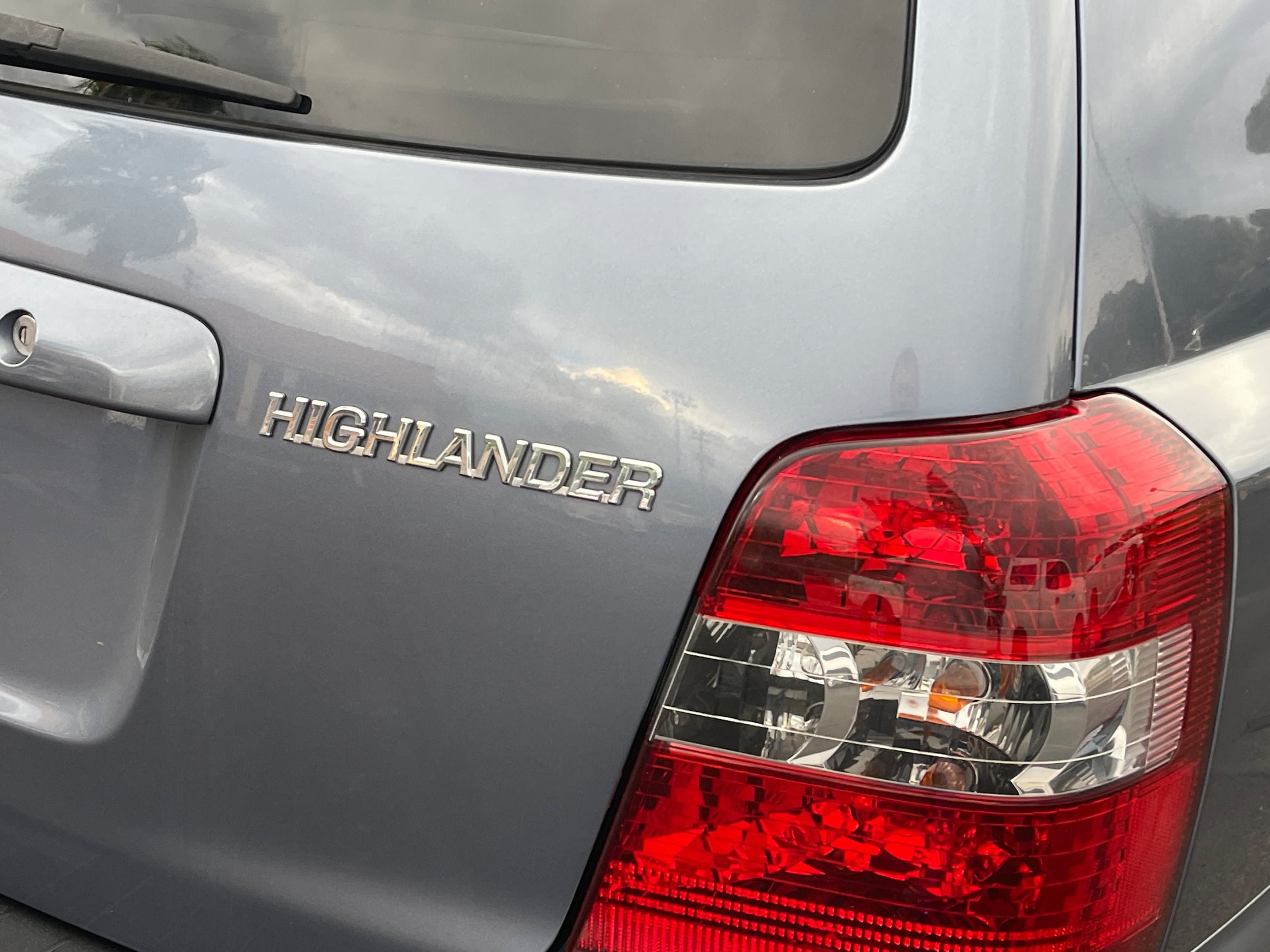 Used 2005 Toyota Highlander 2WD V6 w/ 3rd Row image 20