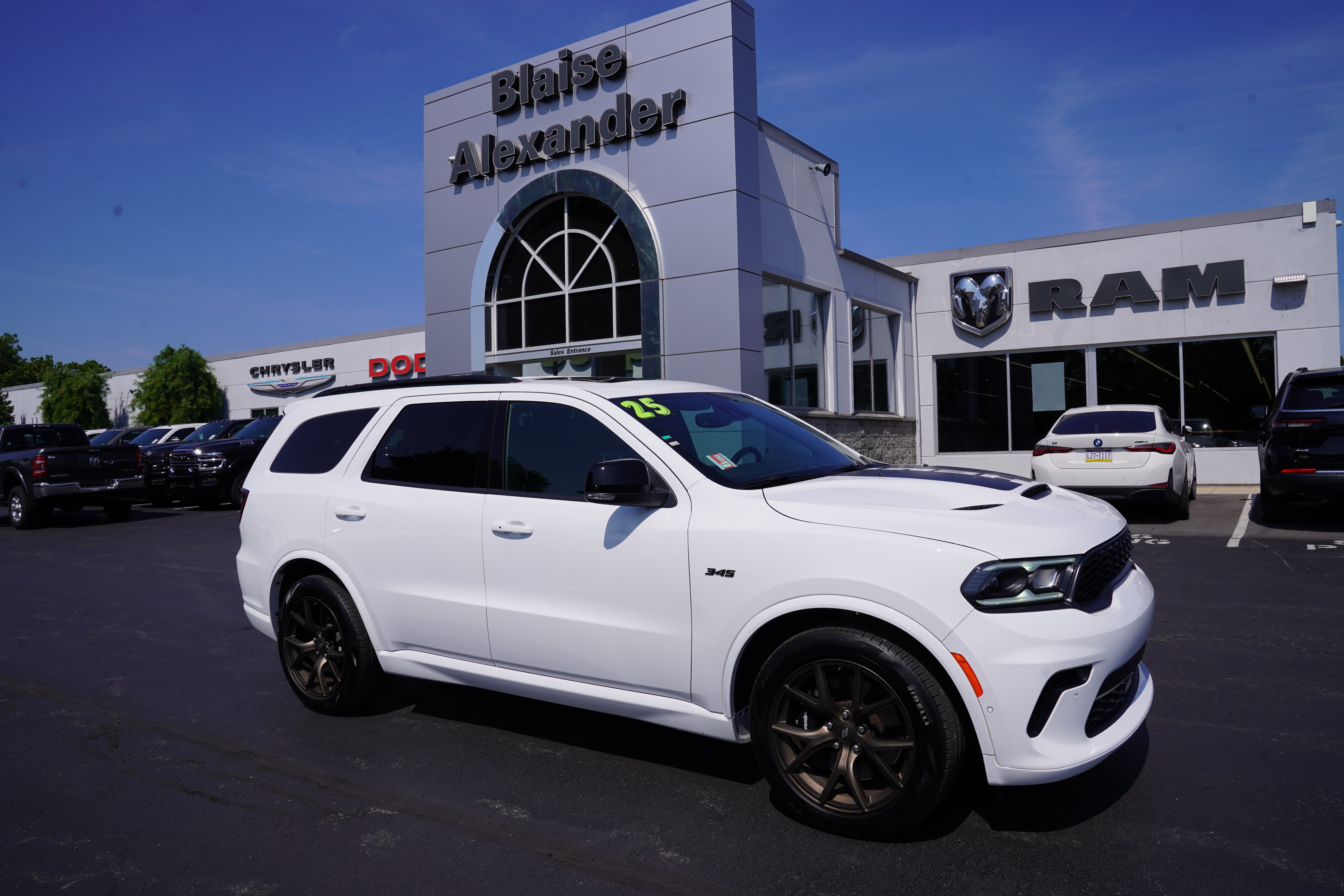 Used 2025 Dodge Durango R/T AWD/4WD image 1