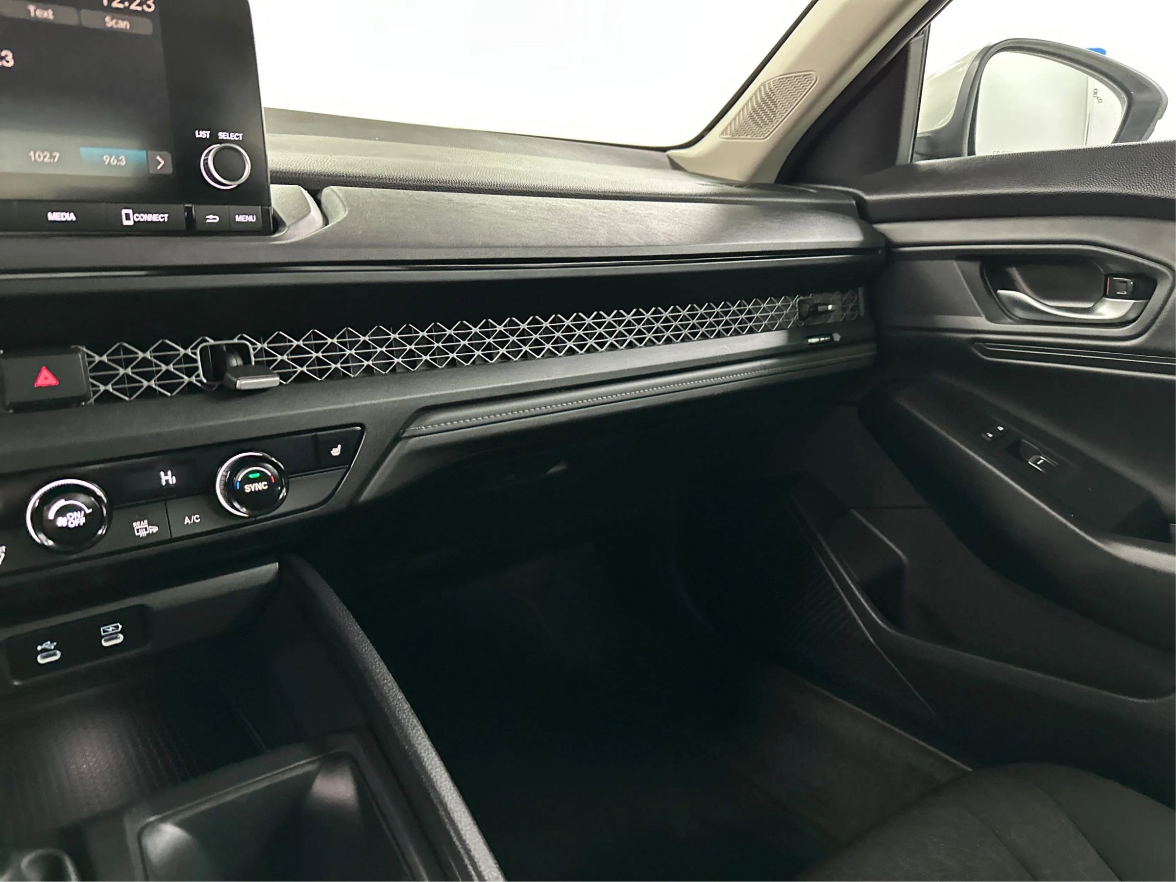 Used 2023 Honda Accord EX image 28