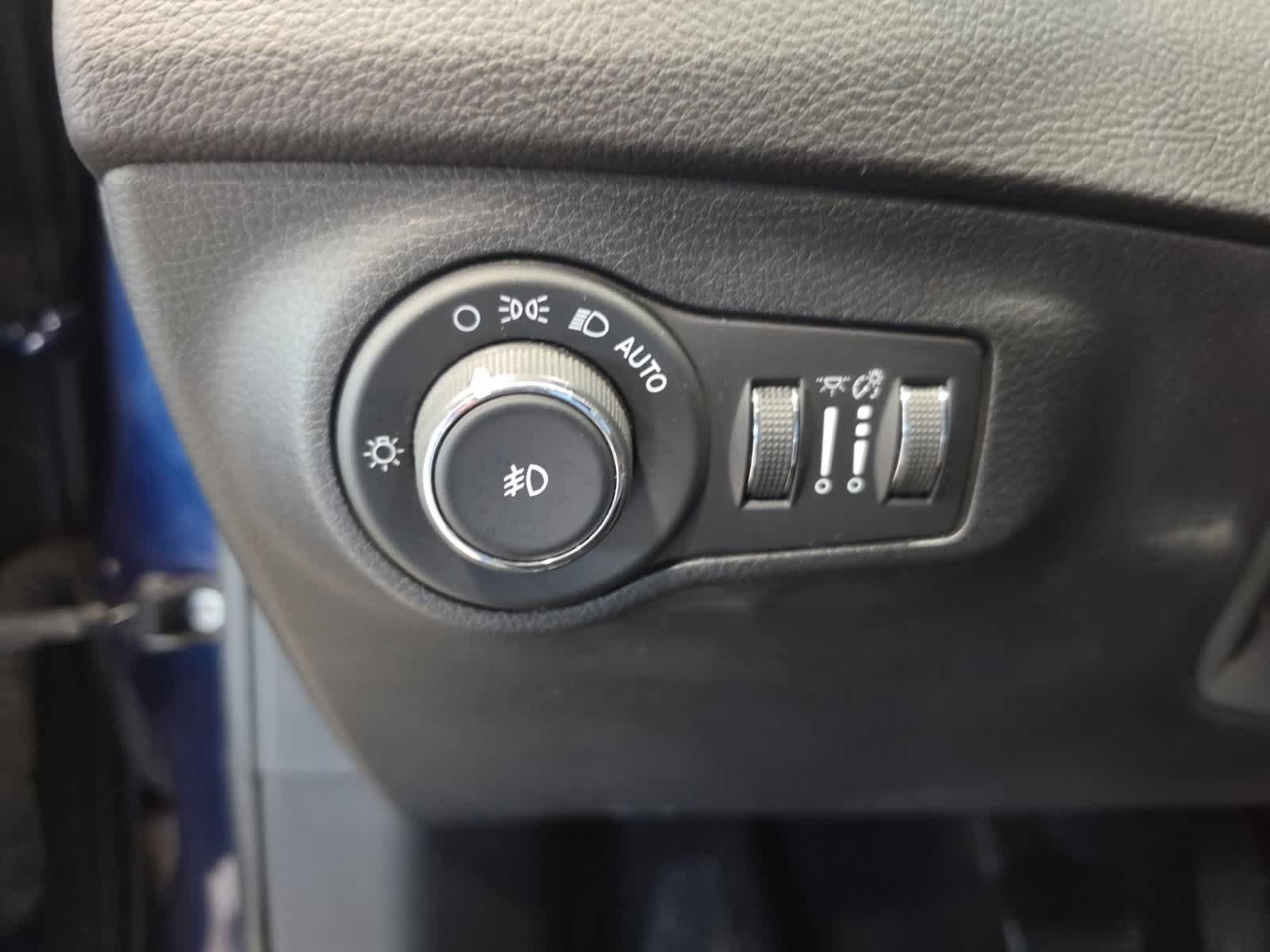 Used 2018 Jeep Compass Limited w/ Safe & Security Group AWD/4WD image 20