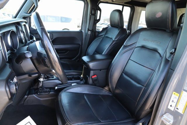 Used 2018 Jeep Wrangler Unlimited Sahara w/ Dual Top Group AWD/4WD image 14