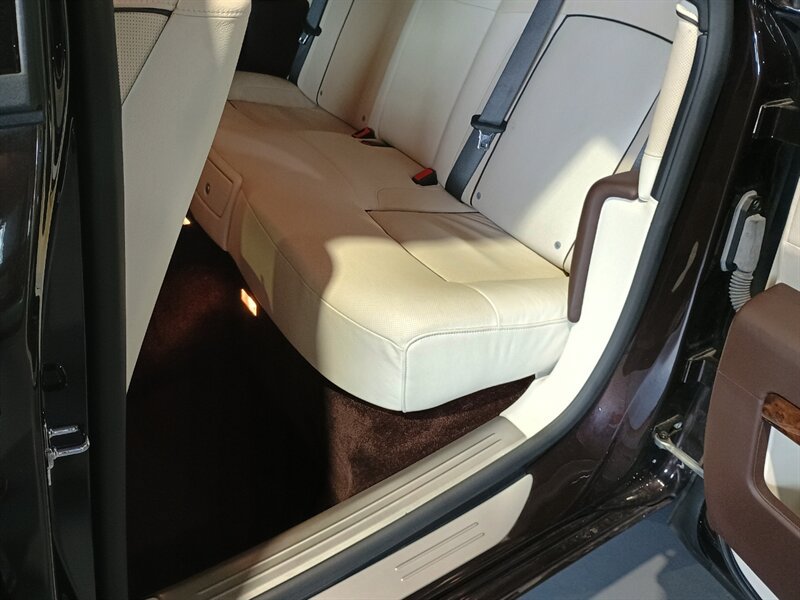 Used 2013 Rolls-Royce Ghost RWD image 36