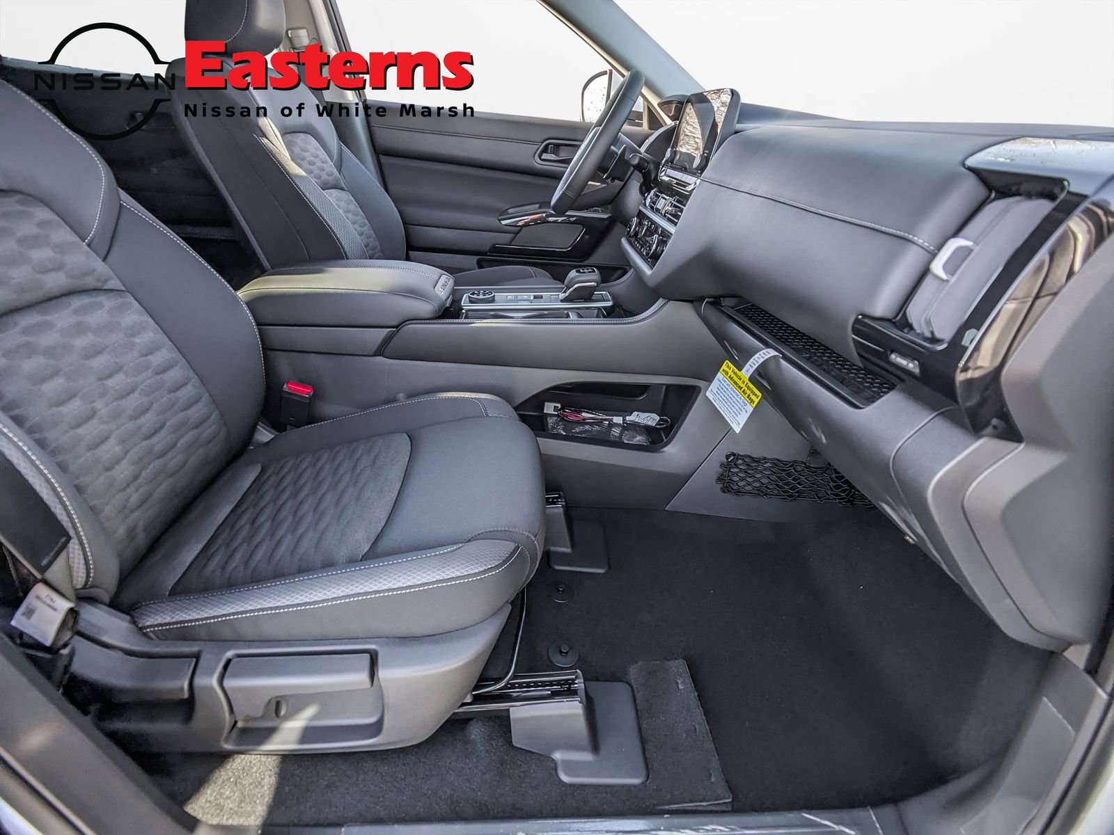 New 2025 Nissan Pathfinder SV w/ SV Premium Package image 25