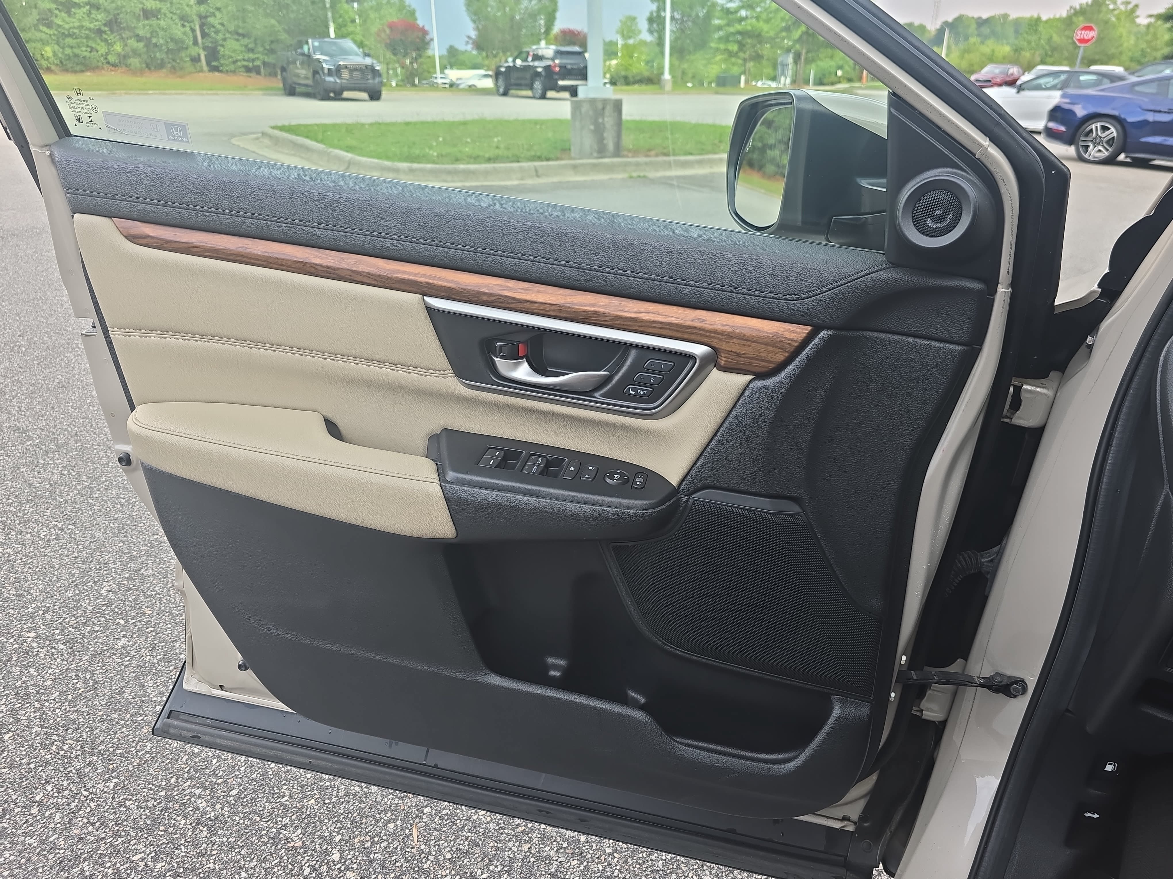 Used 2019 Honda CR-V Touring image 28