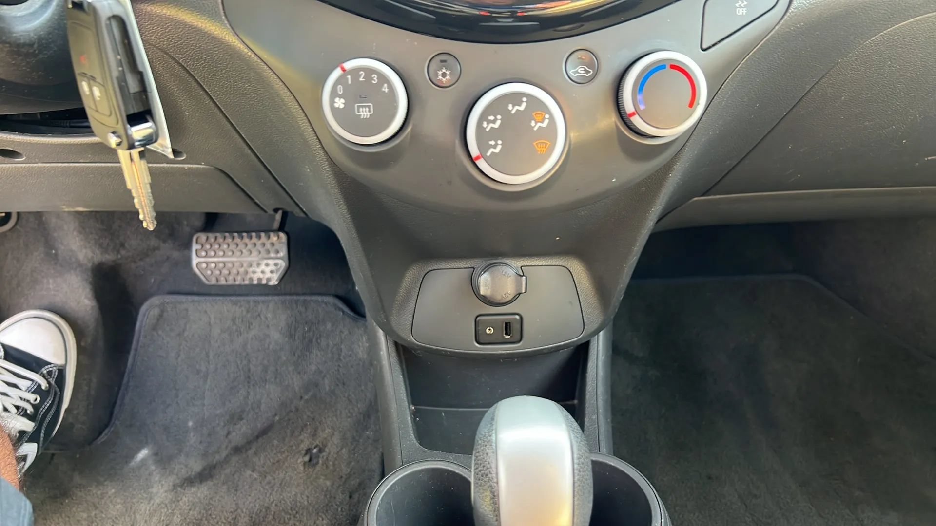 Used 2013 Chevrolet Spark LT FWD image 22
