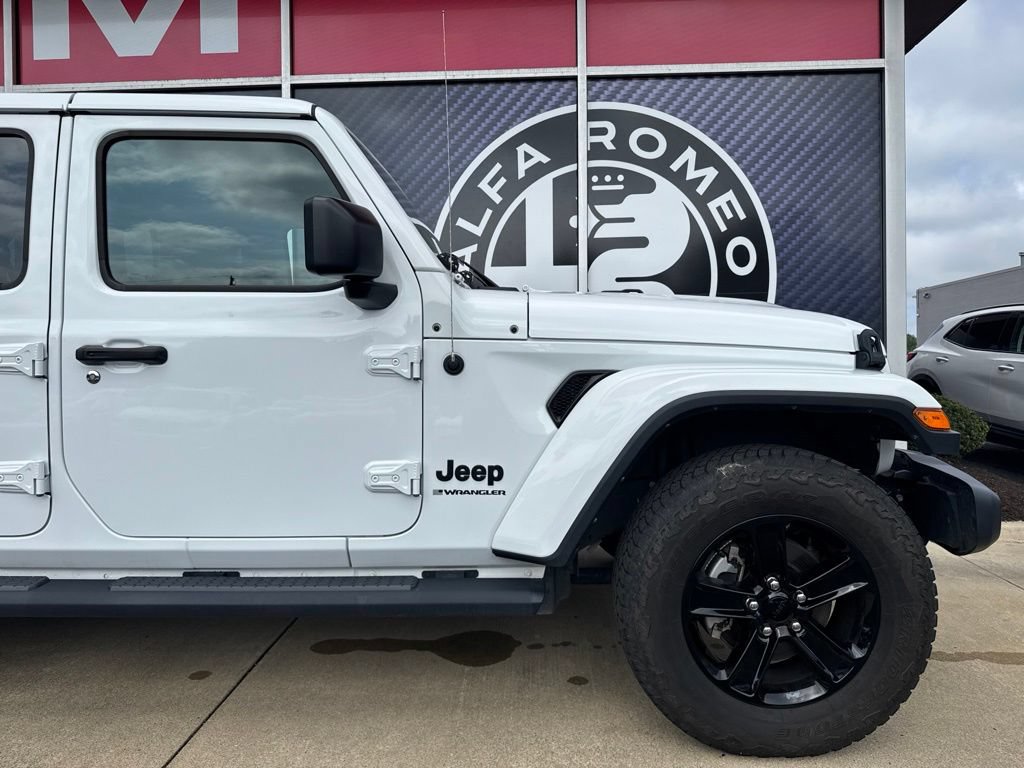 Used 2023 Jeep Wrangler Unlimited Sahara AWD/4WD image 3
