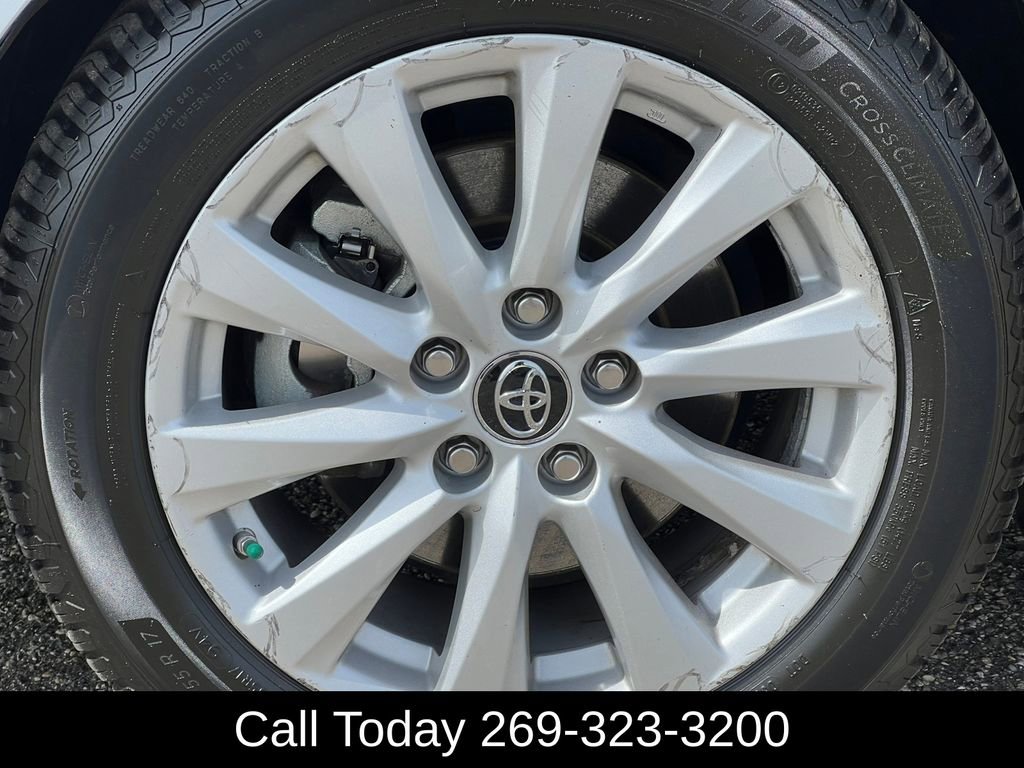 Used 2019 Toyota Camry LE w/ Convenience Package image 8