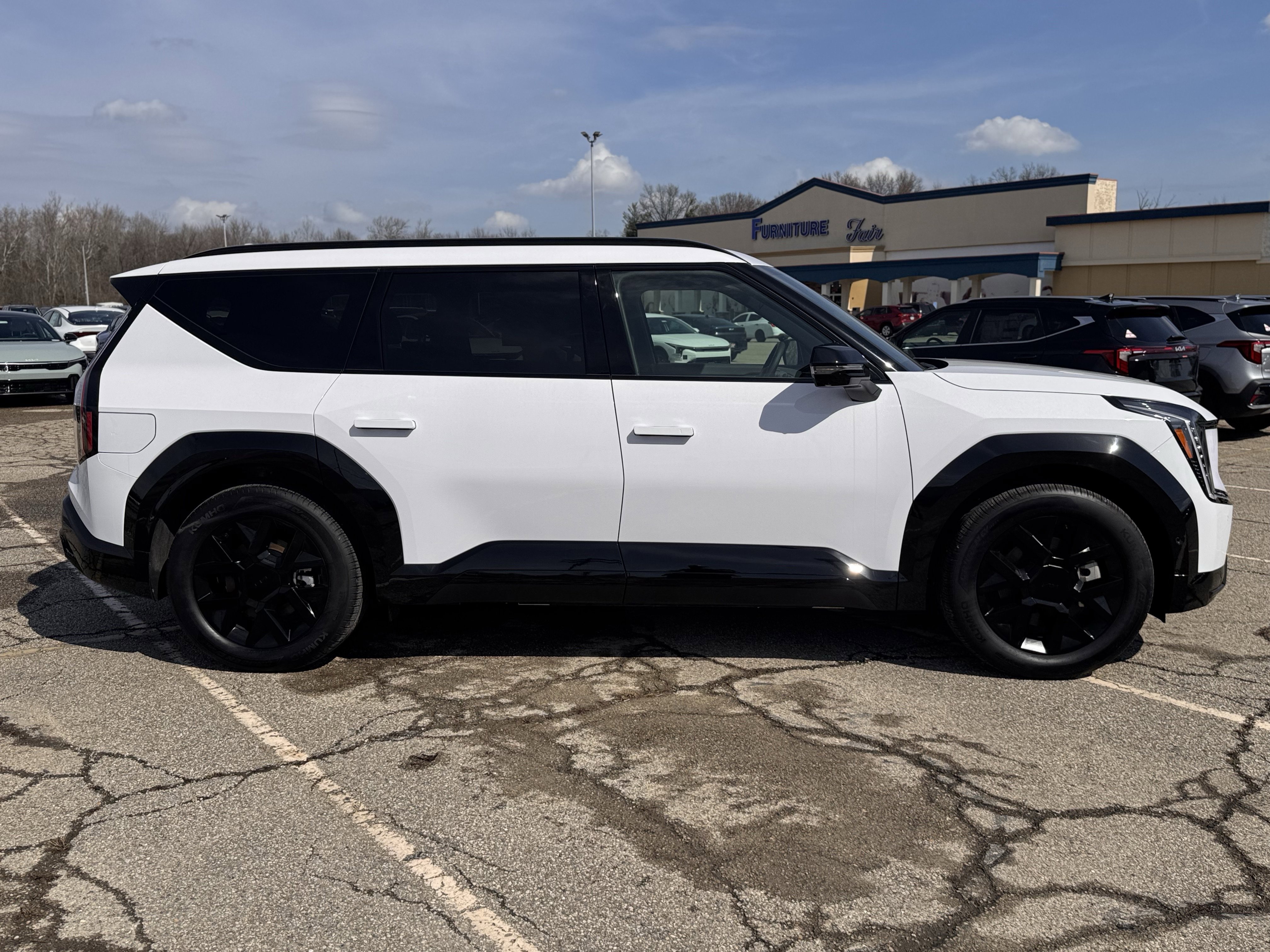 New 2026 Kia EV9 Land w/ Nightfall Edition Package image 2