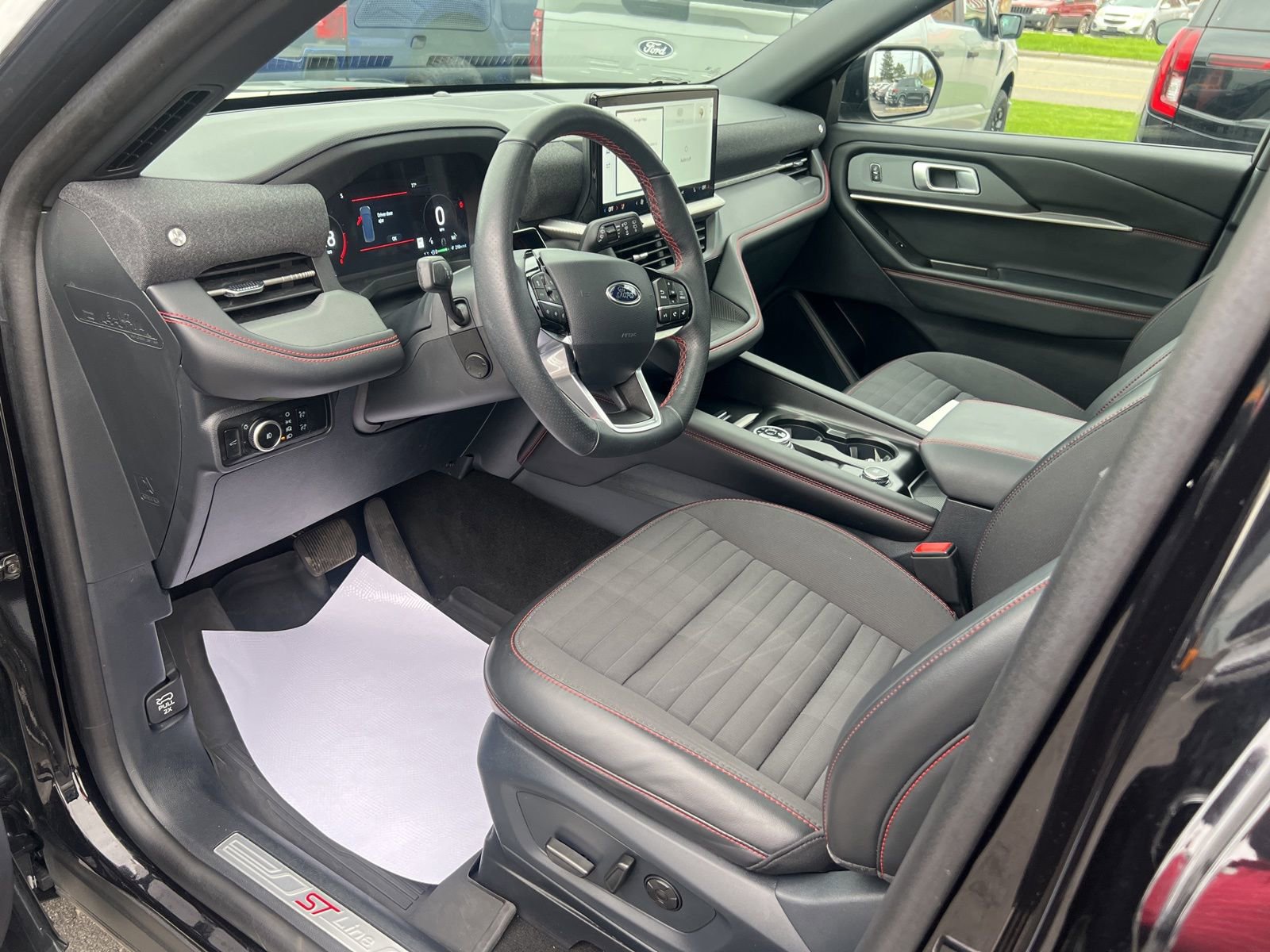 Used 2025 Ford Explorer ST-Line w/ Premium Package AWD/4WD image 22