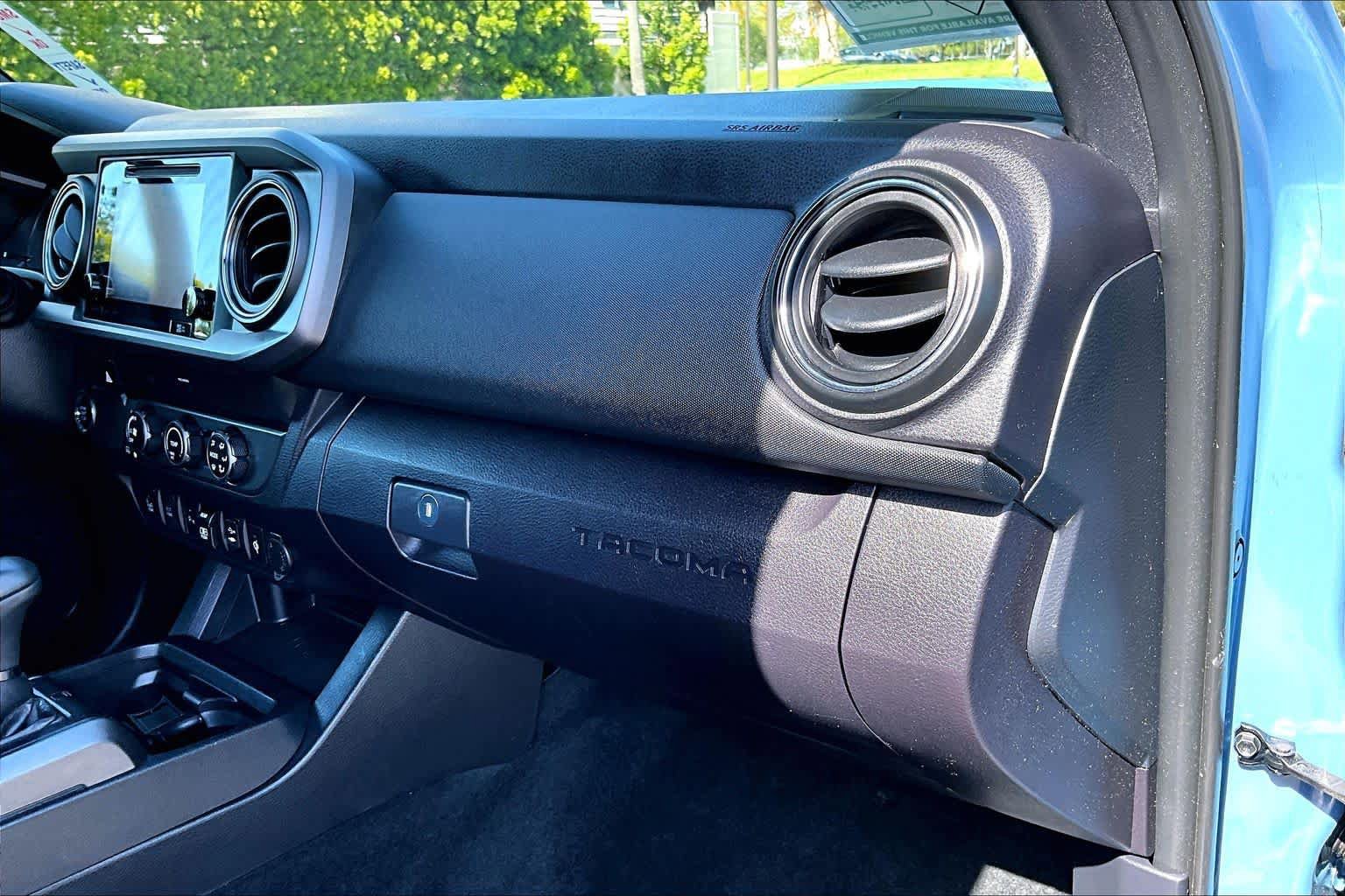 Used 2019 Toyota Tacoma TRD Sport w/ Technology Package RWD image 17
