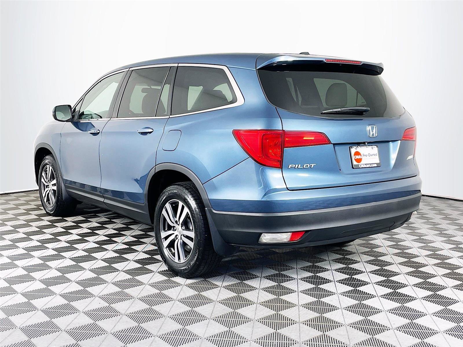 Used 2017 Honda Pilot EX image 7