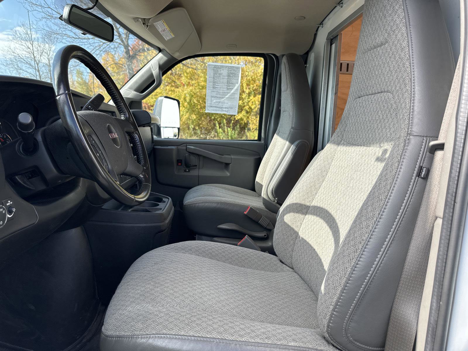 Used 2022 GMC Savana 3500 w/ Power Convenience Package image 11