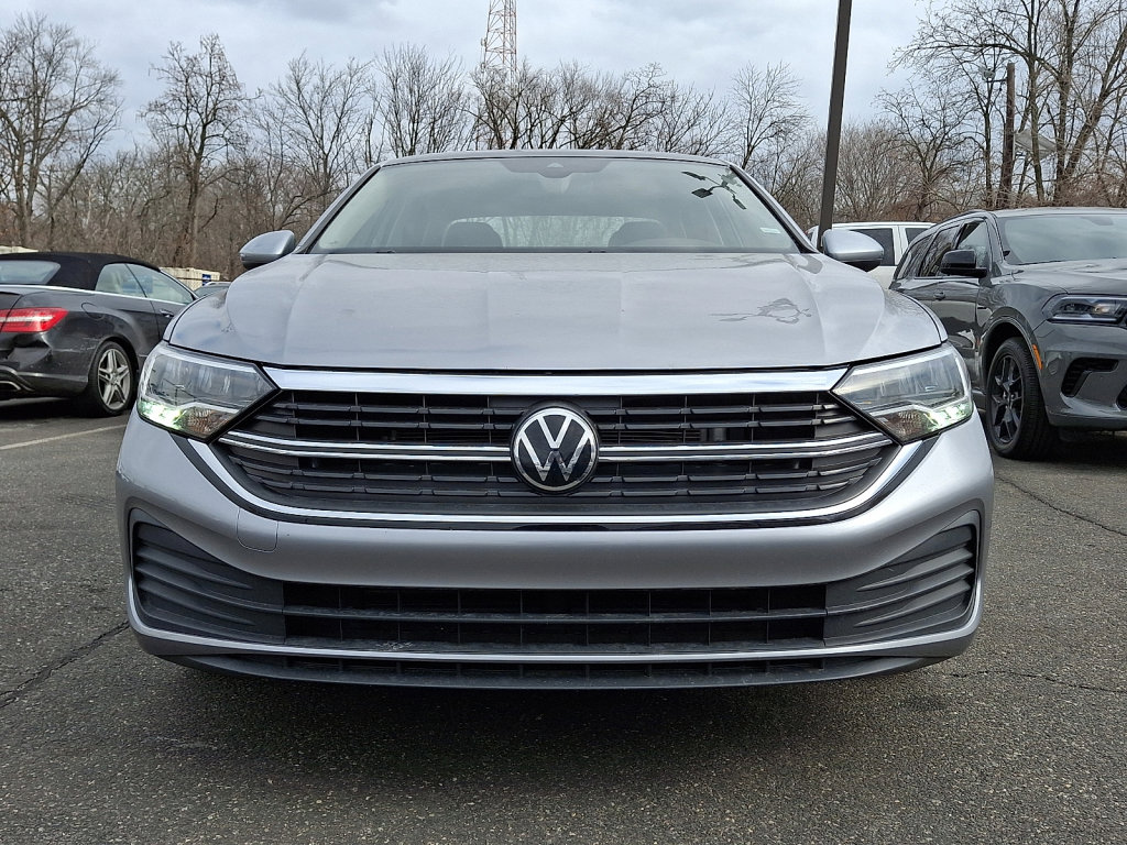 Used 2024 Volkswagen Jetta SE image 6