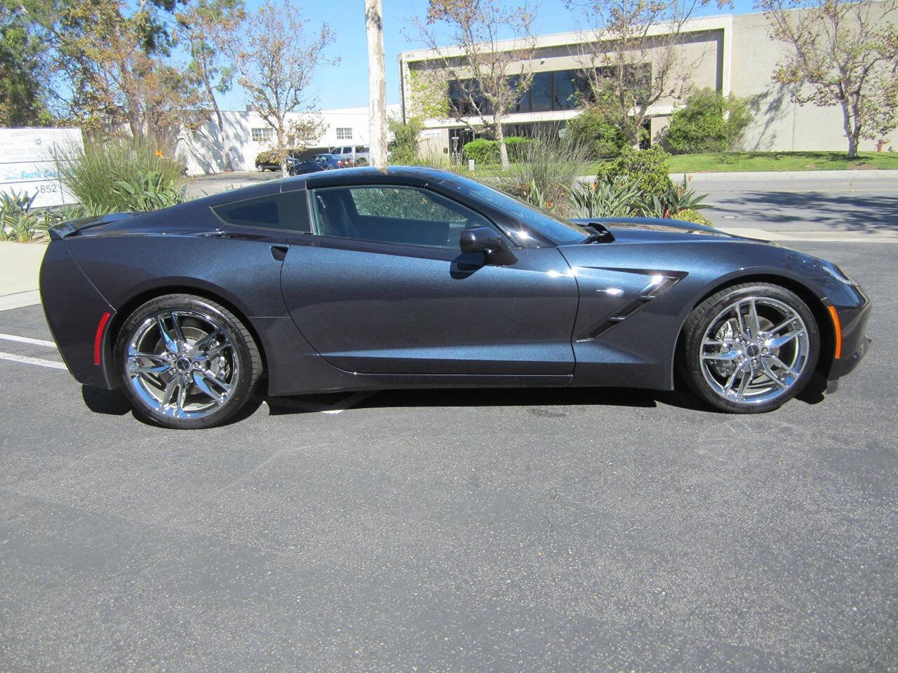 Used 2016 Chevrolet Corvette Stingray Coupe w/ 3LT Preferred Equipment Group RWD image 3