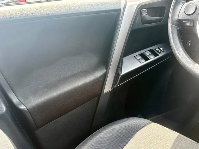 Used 2016 Toyota RAV4 LE FWD image 20