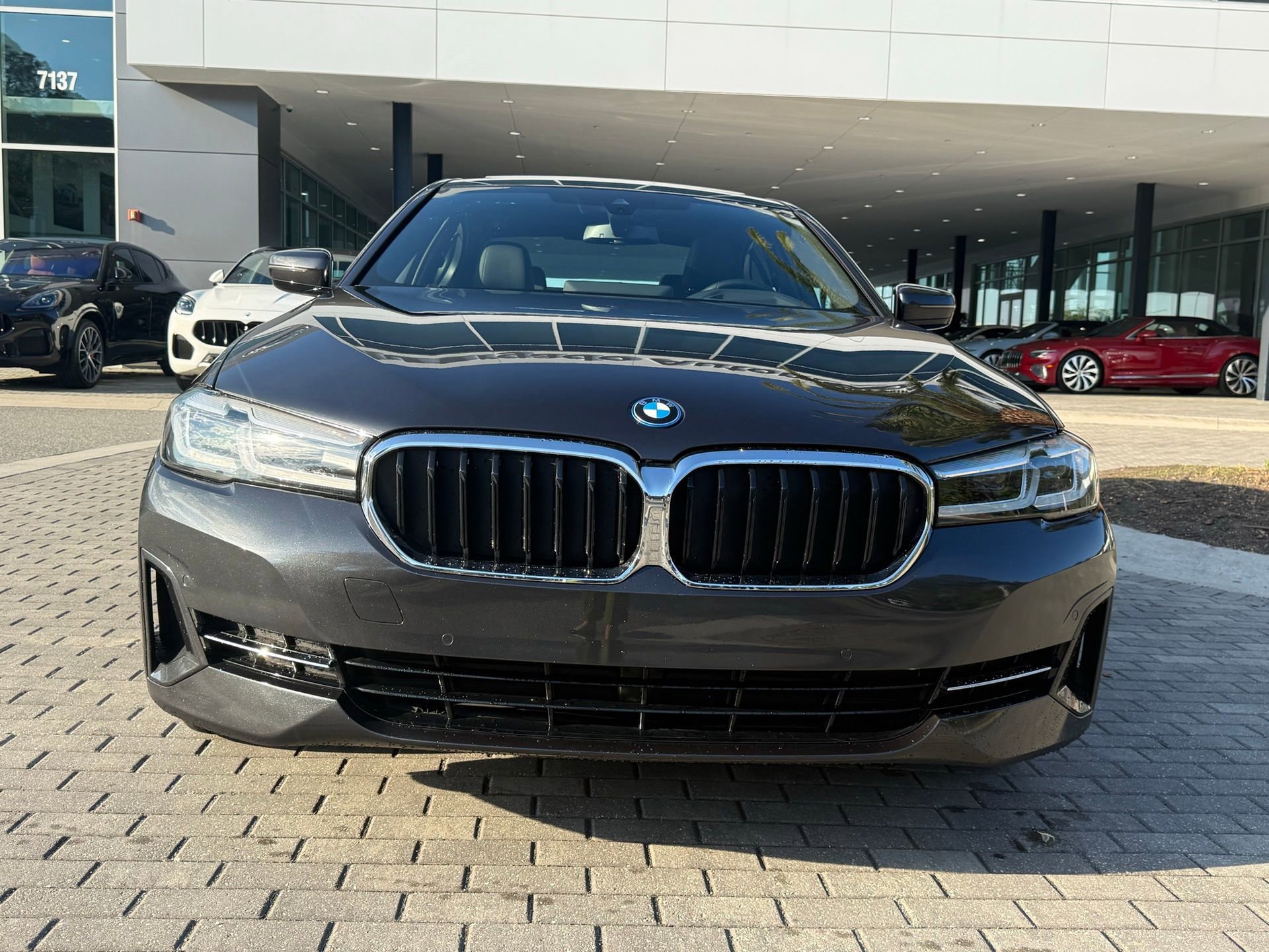 Used 2023 BMW 530e xDrive w/ Premium Package image 8