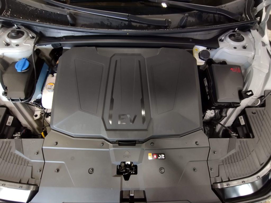 New 2025 Hyundai Ioniq 5 XRT image 8