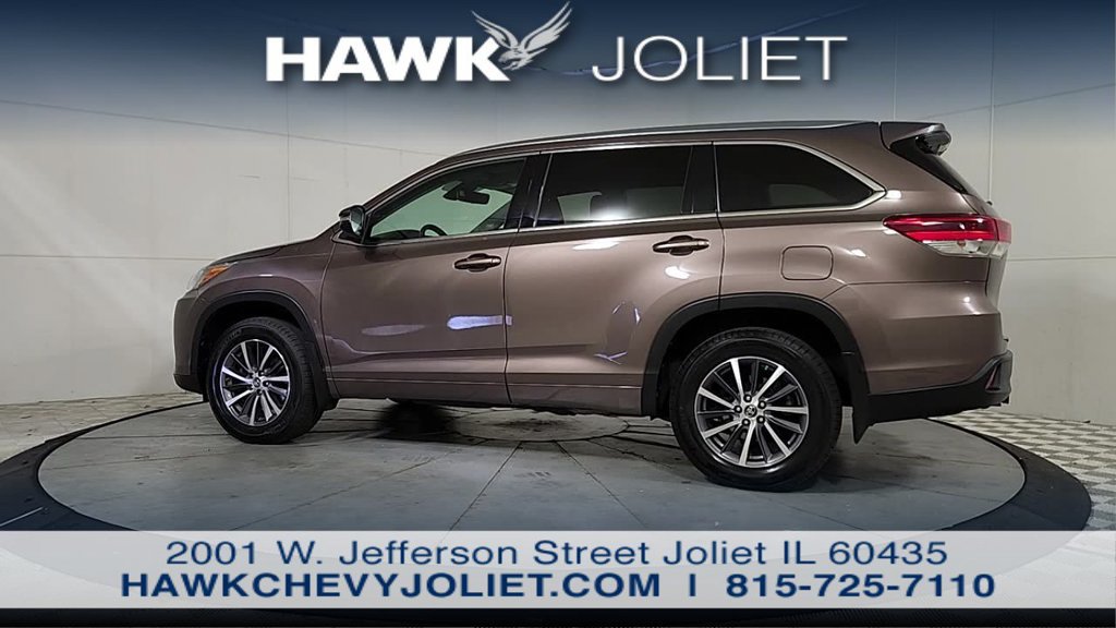 Used 2017 Toyota Highlander XLE AWD/4WD image 5