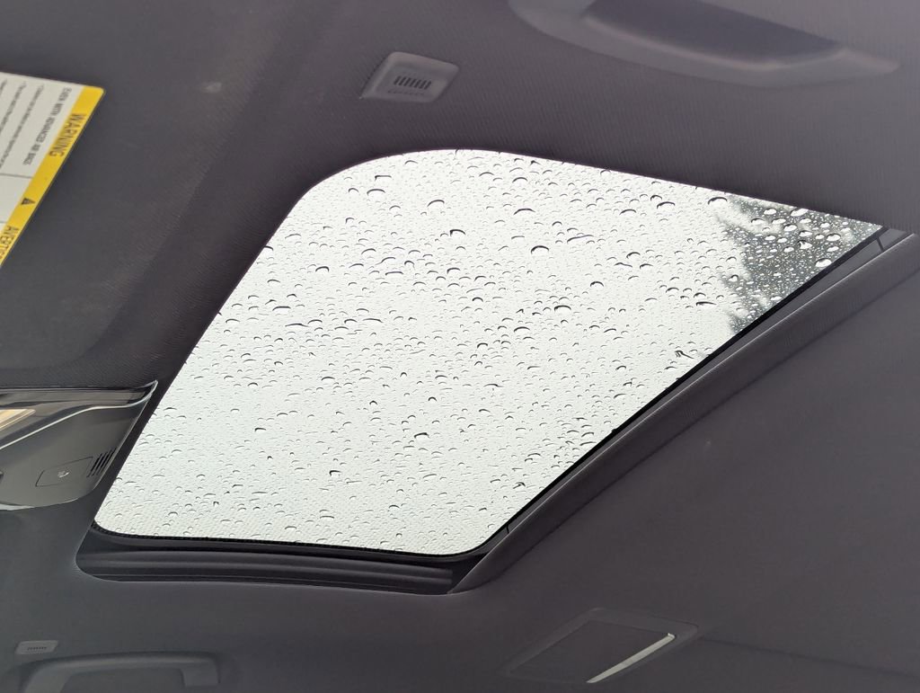 Used 2019 BMW 740i w/ Executive Package RWD image 24