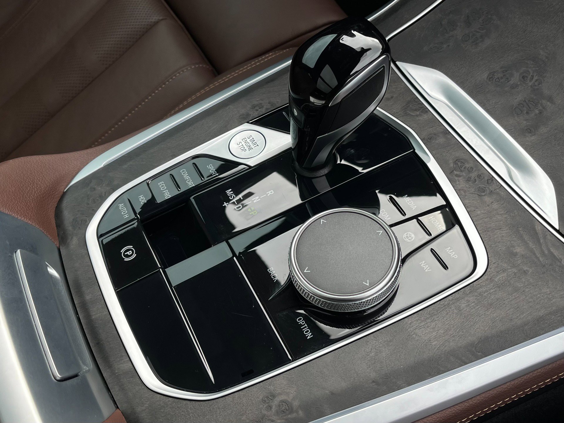 Used 2022 BMW X5 xDrive40i w/ M Sport Package image 16