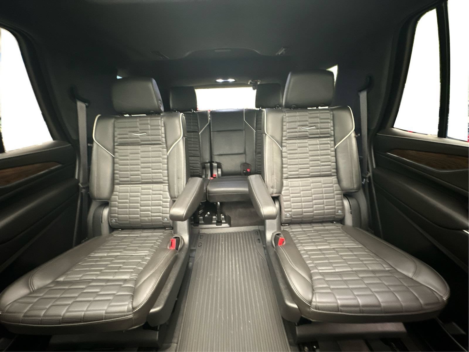 Certified 2023 Cadillac Escalade Sport Platinum w/ LPO, Floor Liner Package AWD/4WD image 15