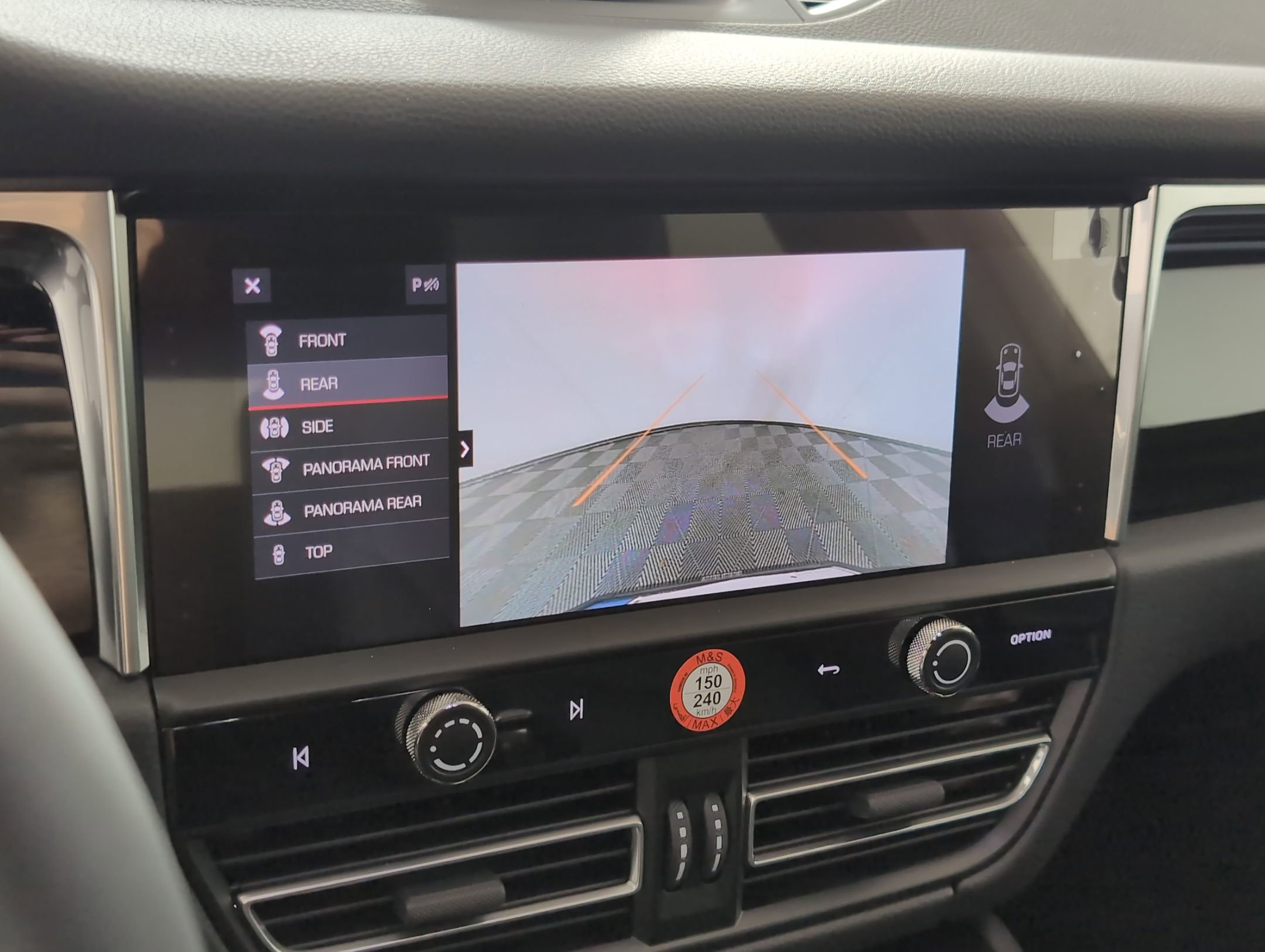 Used 2025 Porsche Macan image 29