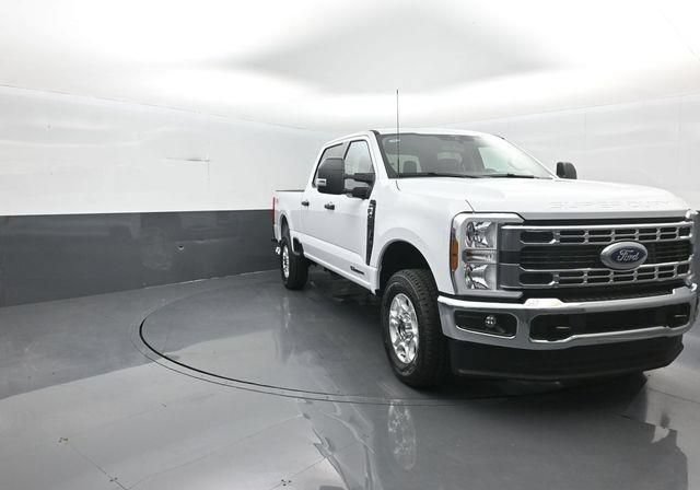 New 2026 Ford F250 XLT w/ FX4 Off-Road Package AWD/4WD image 3