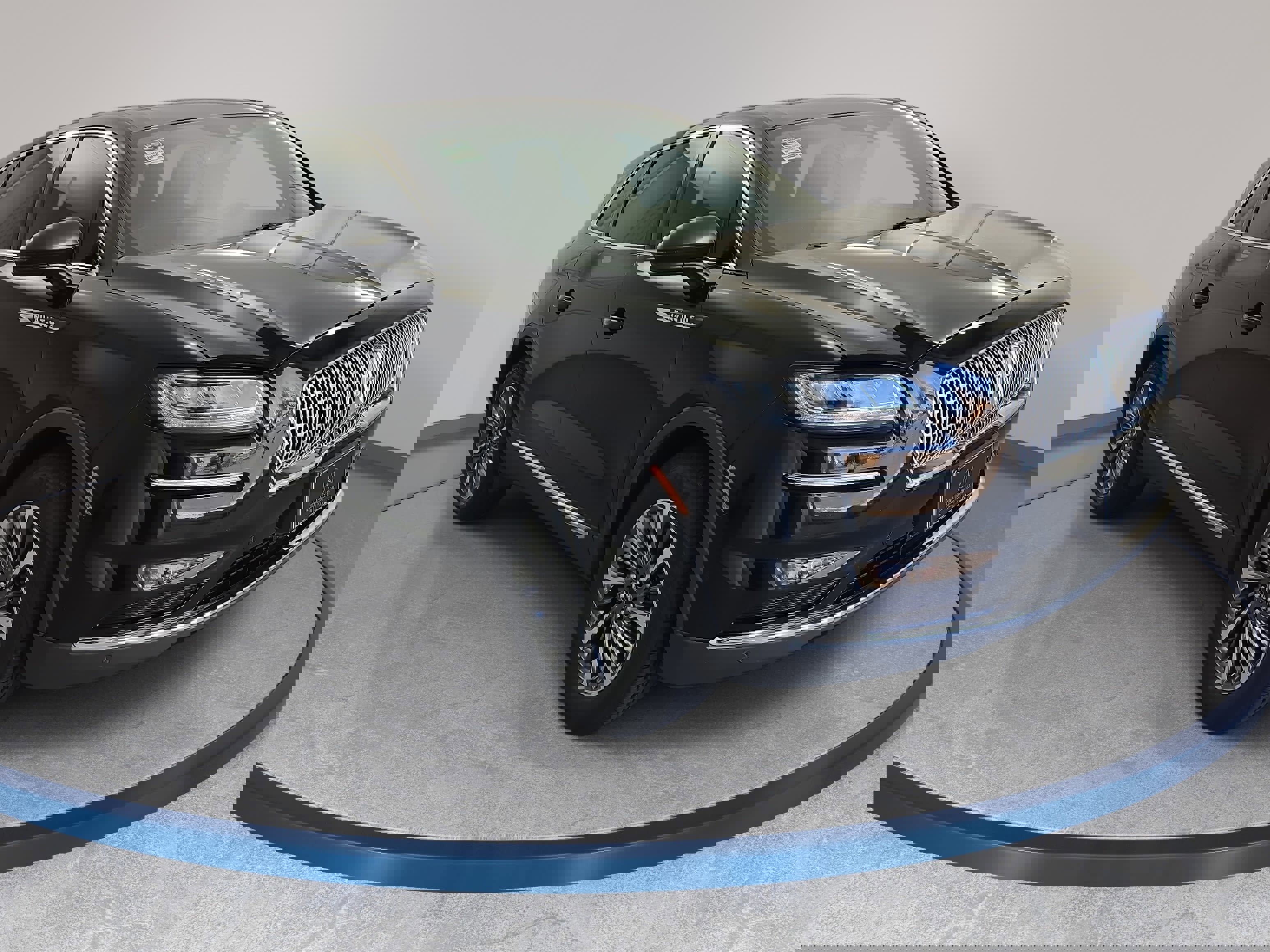 Used 2023 Lincoln Nautilus Reserve image 3