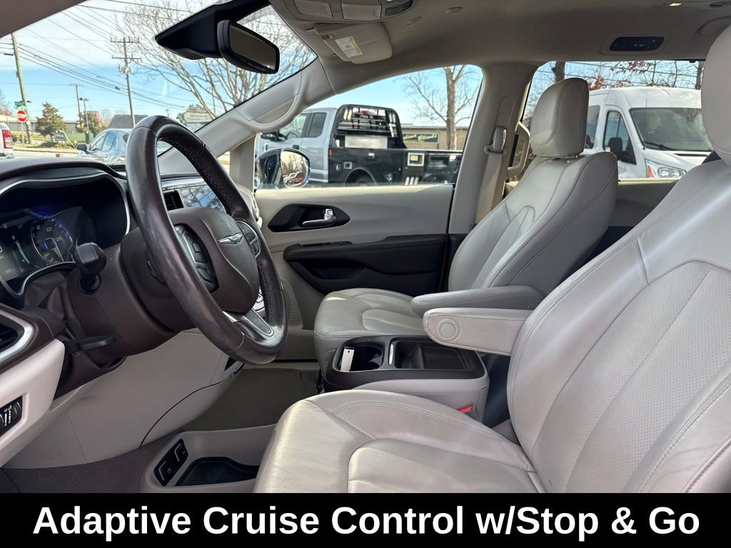 Used 2020 Chrysler Pacifica Touring-L w/ Tire & Wheel Group image 13