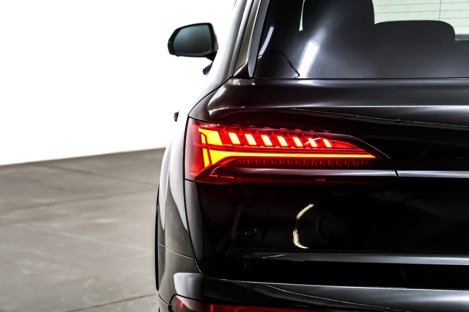 Used 2025 Audi Q7 3.0T Premium Plus image 16