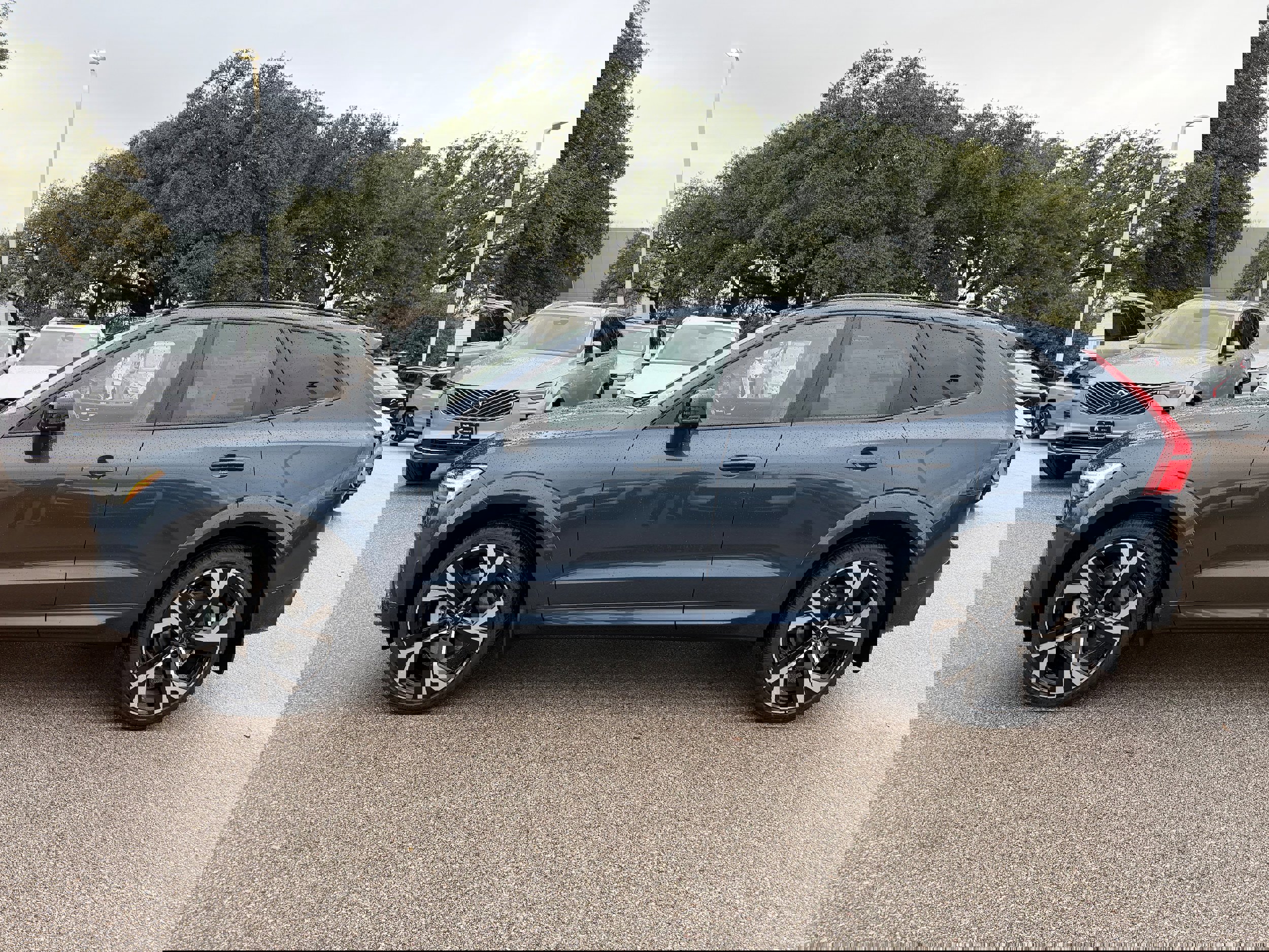 New 2026 Volvo XC60 B5 Ultra w/ Protection Package Premier image 3