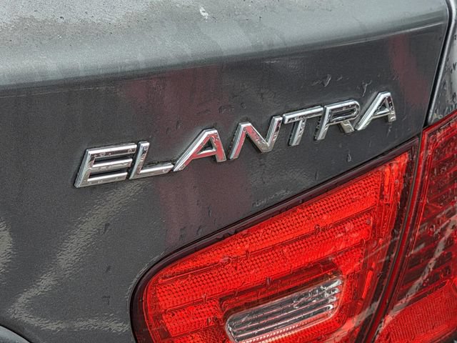 Used 2009 Hyundai Elantra GLS FWD image 24