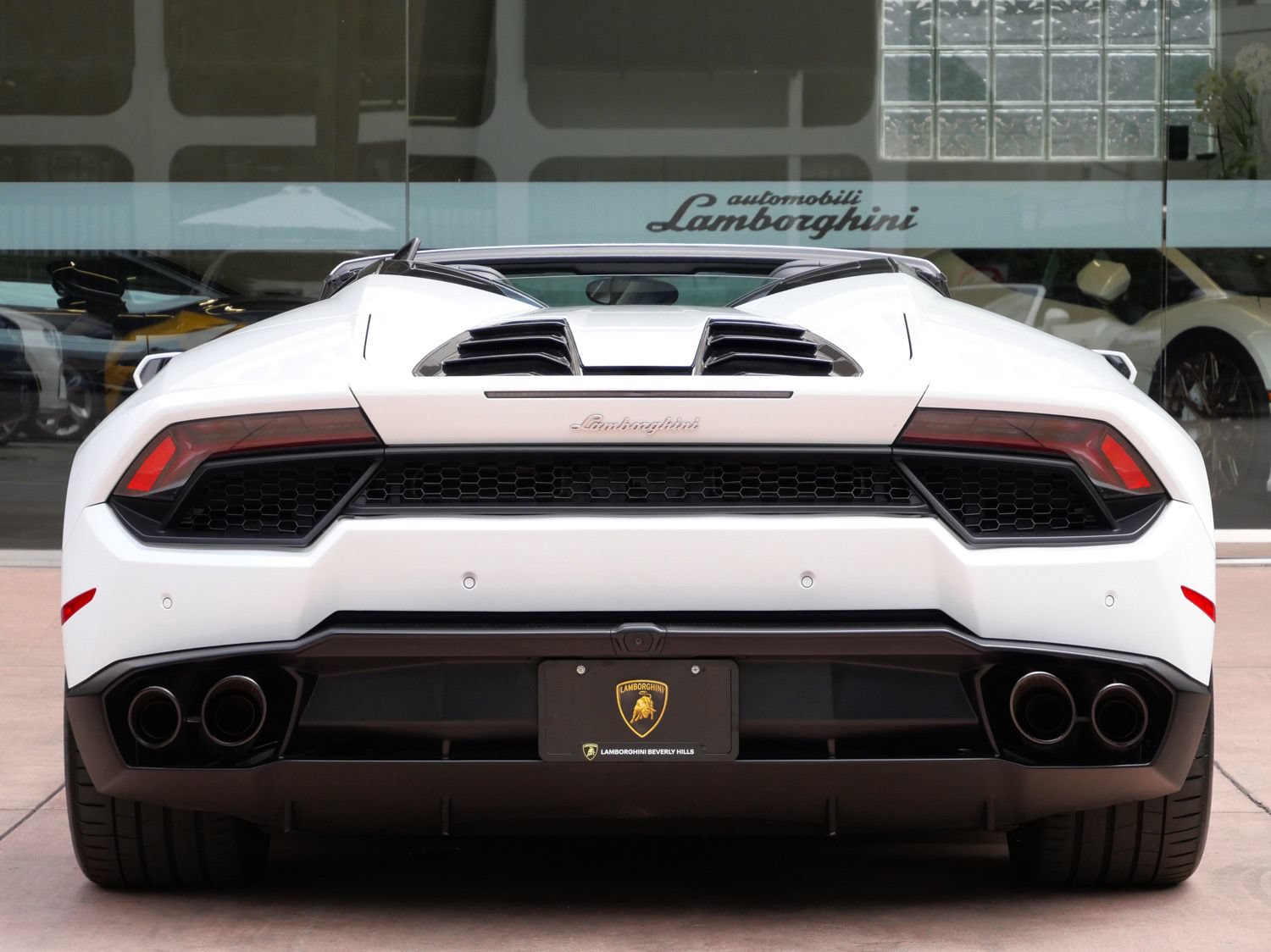 Used 2017 Lamborghini Huracan LP 580-2 RWD image 3