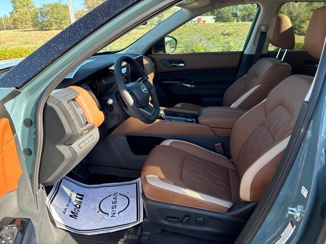 New 2026 Nissan Pathfinder Platinum AWD/4WD image 9