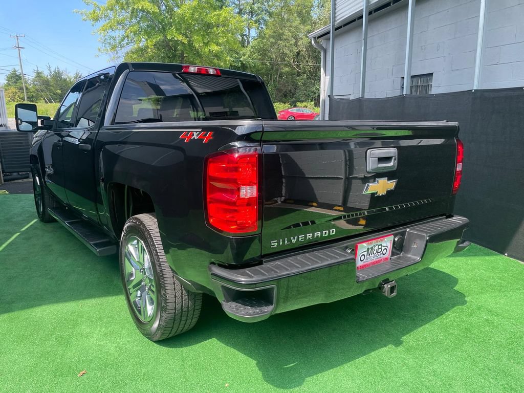 Used 2018 Chevrolet Silverado 1500 Custom w/ Custom Value Package AWD/4WD image 7