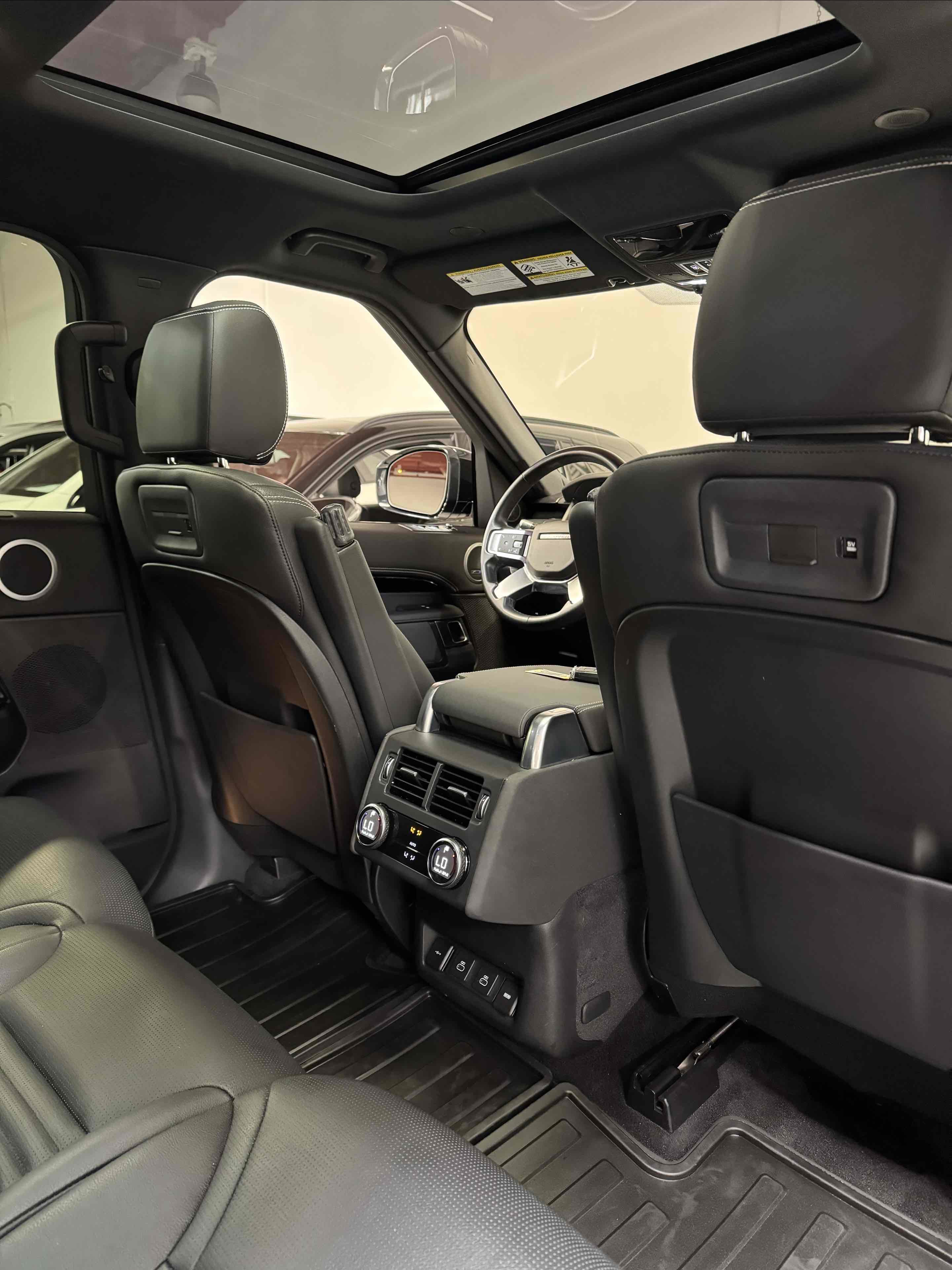 Used 2021 Land Rover Discovery S R-Dynamic image 34