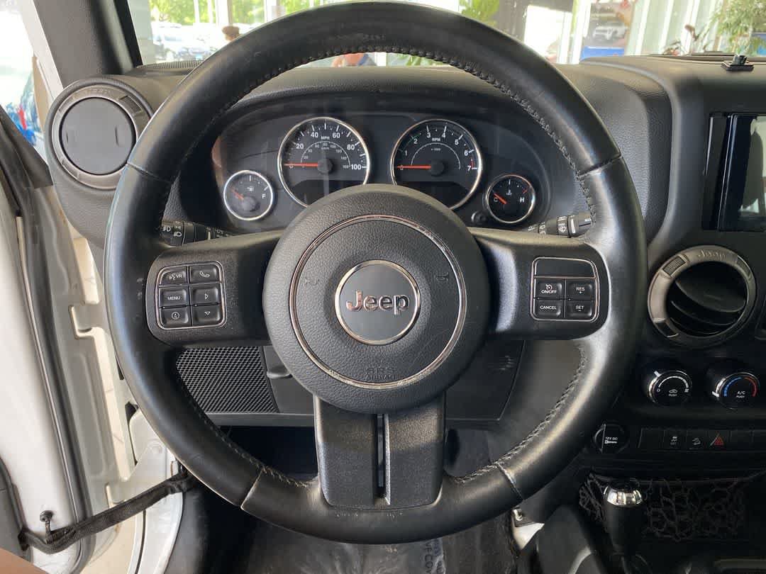 Used 2017 Jeep Wrangler Unlimited Sport w/ Connectivity Group AWD/4WD image 16