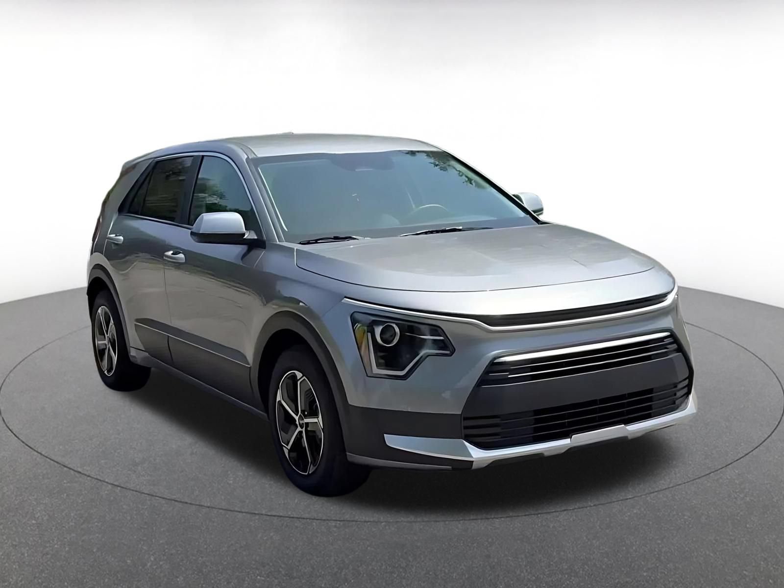 Used 2026 Kia Niro LX FWD image 3