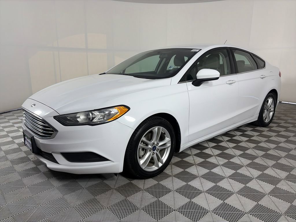 Used 2018 Ford Fusion SE image 3