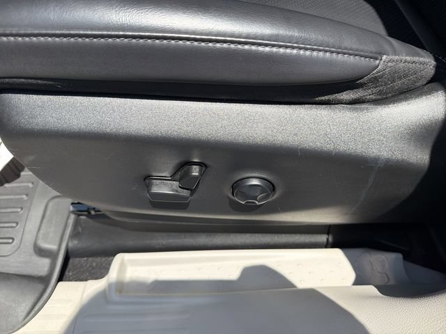 Used 2023 Chrysler Pacifica Touring-L FWD image 14
