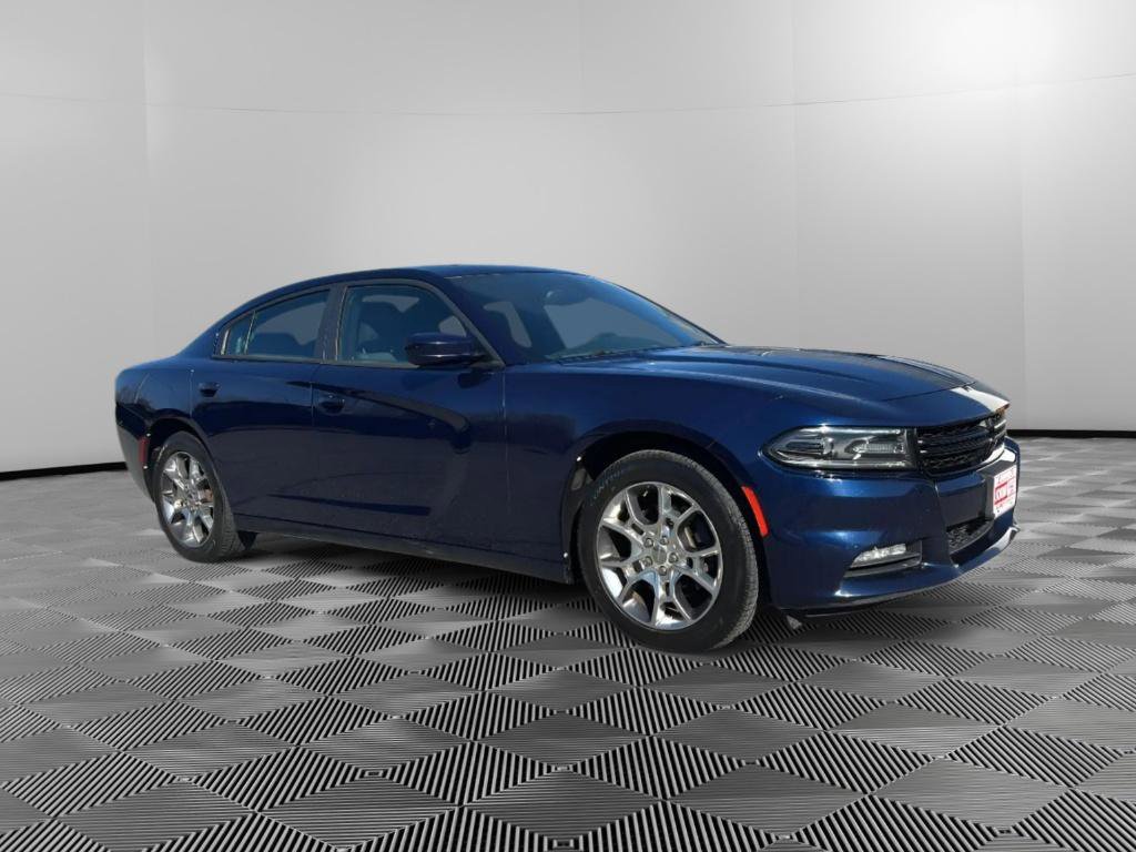 Used 2016 Dodge Charger SXT w/ Navigation & Travel Group image 2